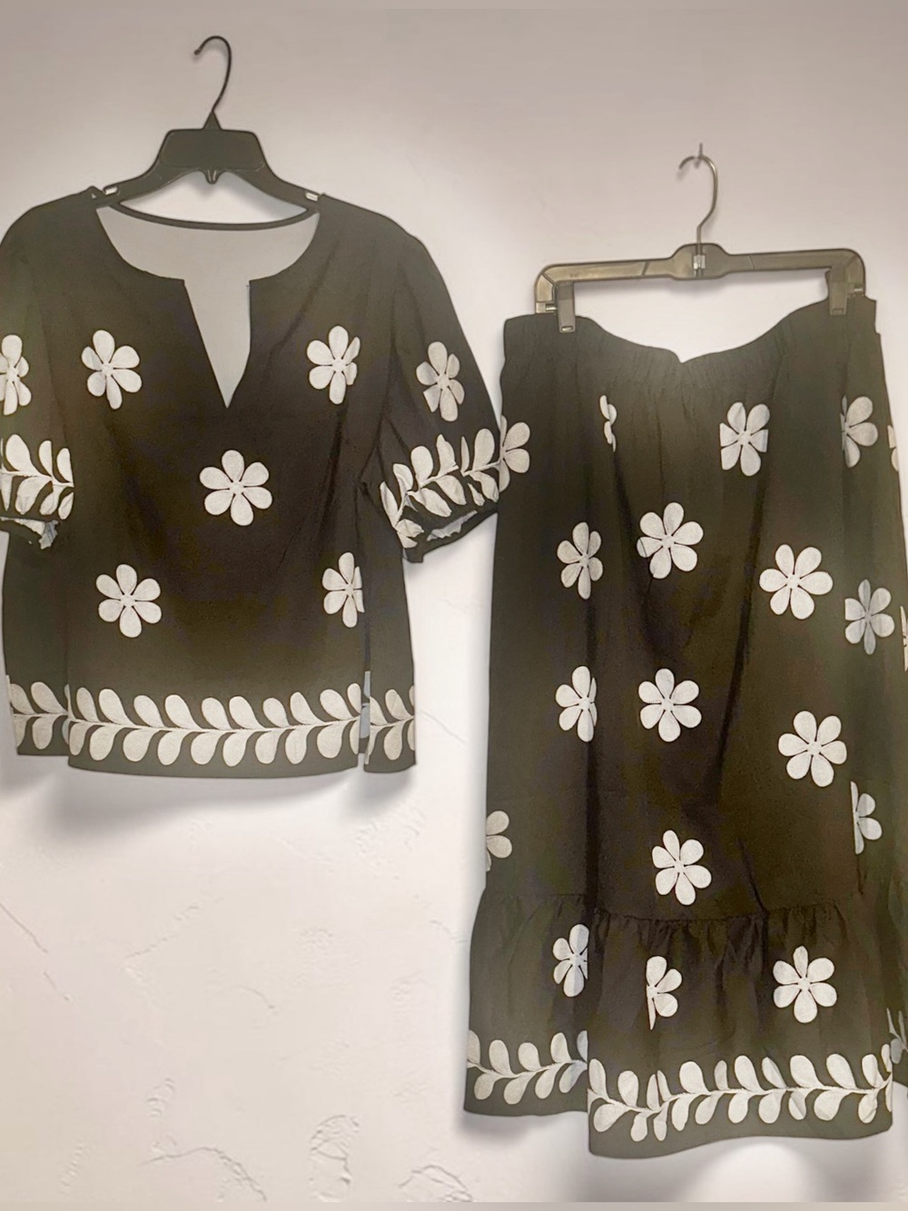 Plus Size 2PC Set Peasant Blouse & Loose Skirt Black White Floral Size 2XL NEW